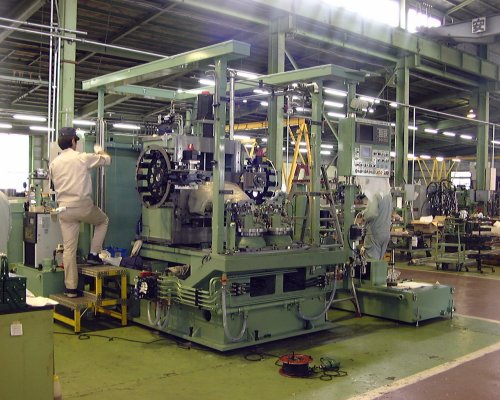 横型、コラム移動タイプ2スピンドルマシニングセンターコンロッド用ボルト穴加工機