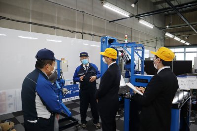 日本銀行京都支店長  勝浦大達様が工場見学にいらっしゃいました | お知らせ