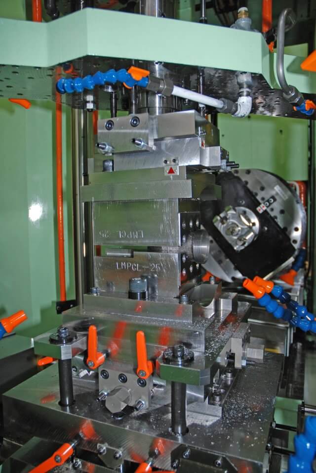 継手_2018-09_3方向NCフェーシング専用機_CNCフェーシングユニット②