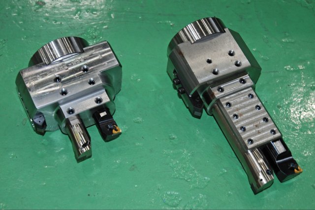 継手_2018-09_3方向NCフェーシング専用機_多刃型ツールブロック左