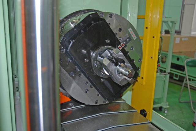 継手_2018-09_3方向NCフェーシング専用機_多刃型ツールブロックヘッド上左