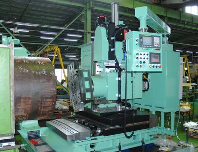 コラムトラバースタイプ CNC パイプフェーサー　パイプ 開先加工 山科精器株式会社